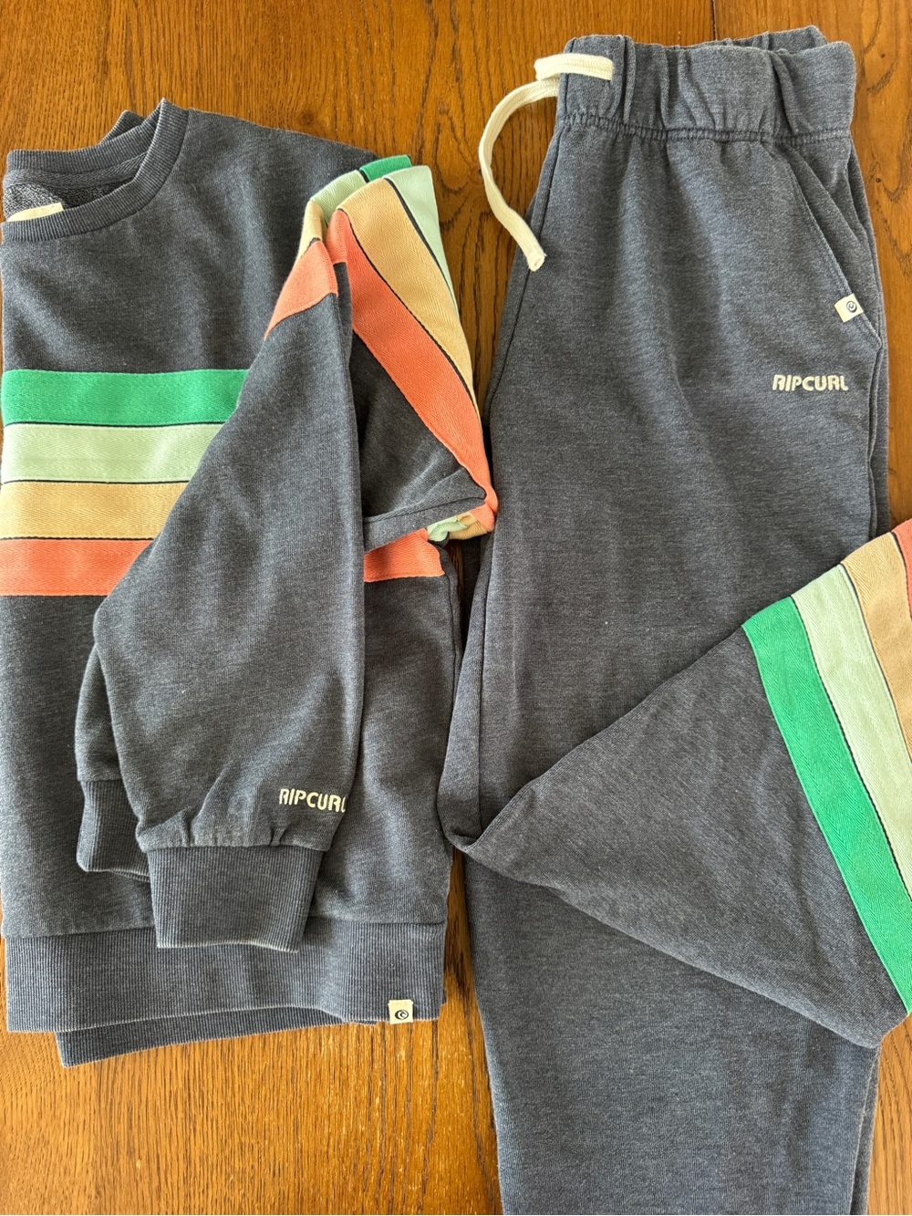 Retro Ripcurl Sweatsuit - Picture 3 of 8
